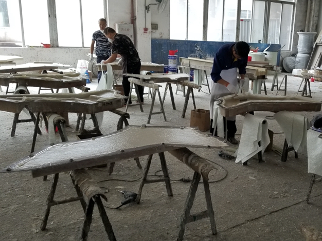 Manufacturing process of prefabricated components of the curved ring-form bench