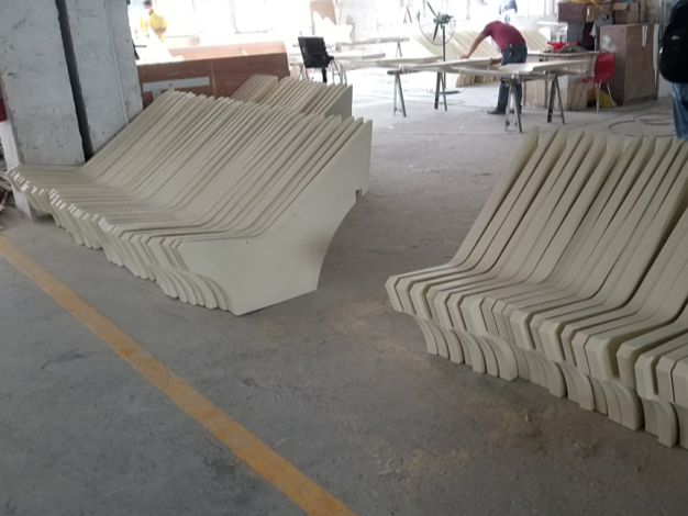 Manufacturing process of prefabricated components of the curved ring-form bench