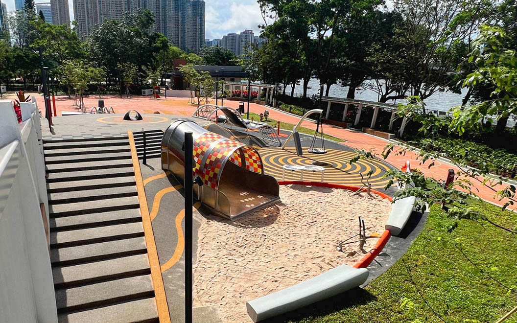 公園採用以人為本的通用設計，建立共融和無障礙環境，有助營造親切、共融的休憩空間。