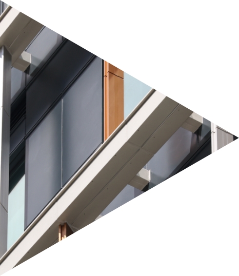 採用太陽能光伏板系統與遮光設備等節能技術，使年度二氧化碳排放量減少約15%。