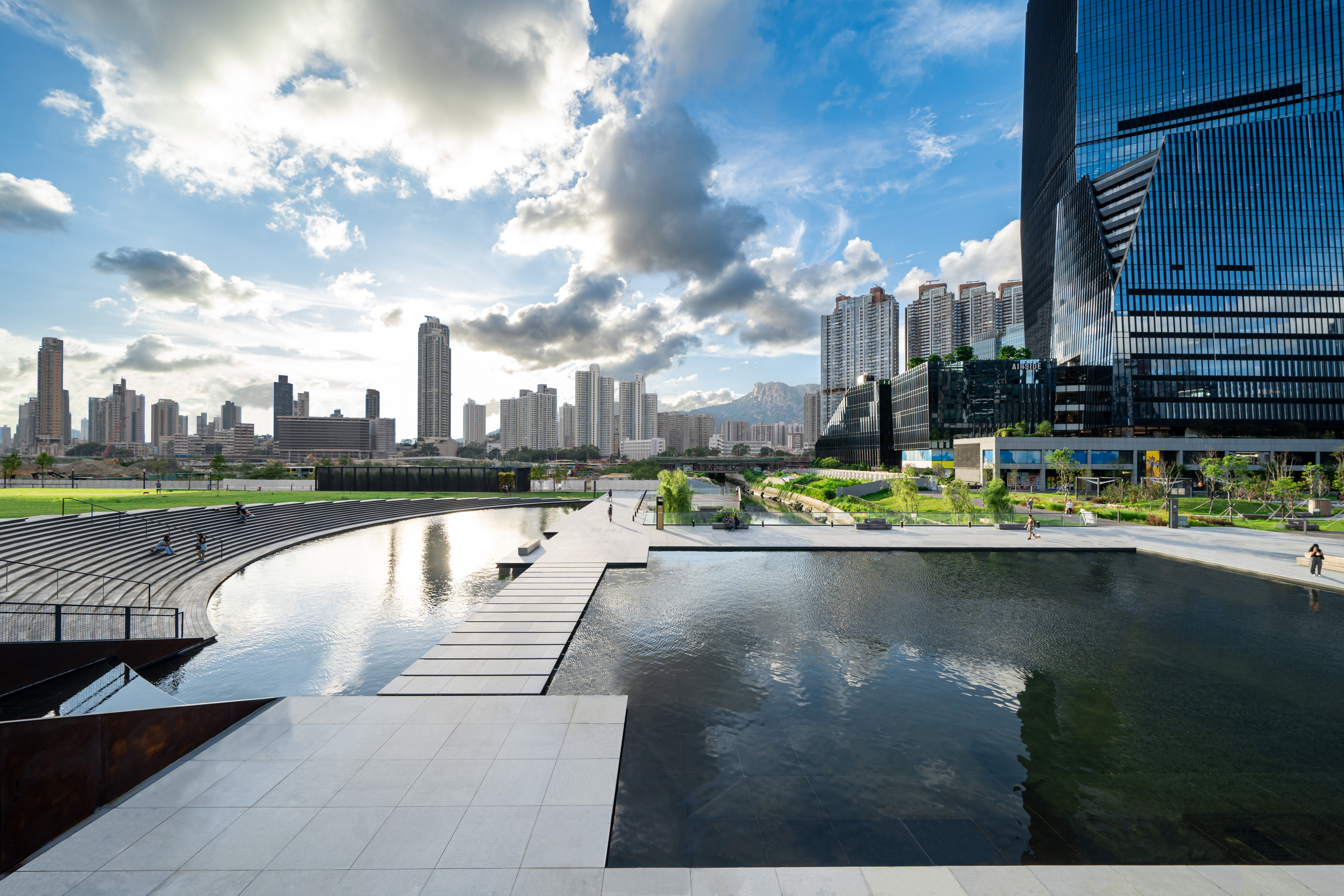 都市中的大型水景及绿化