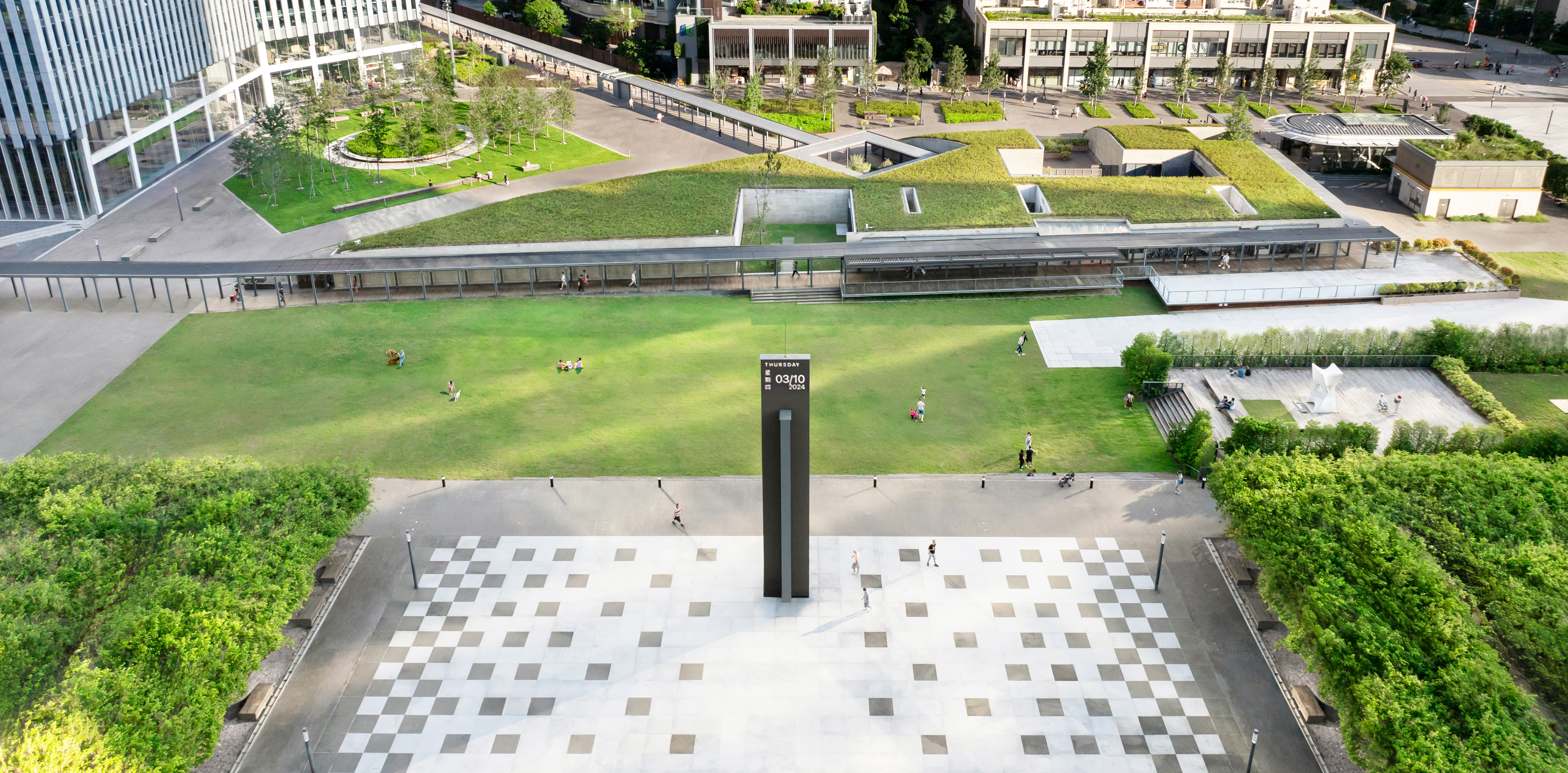 大型社区广场及休憩草地