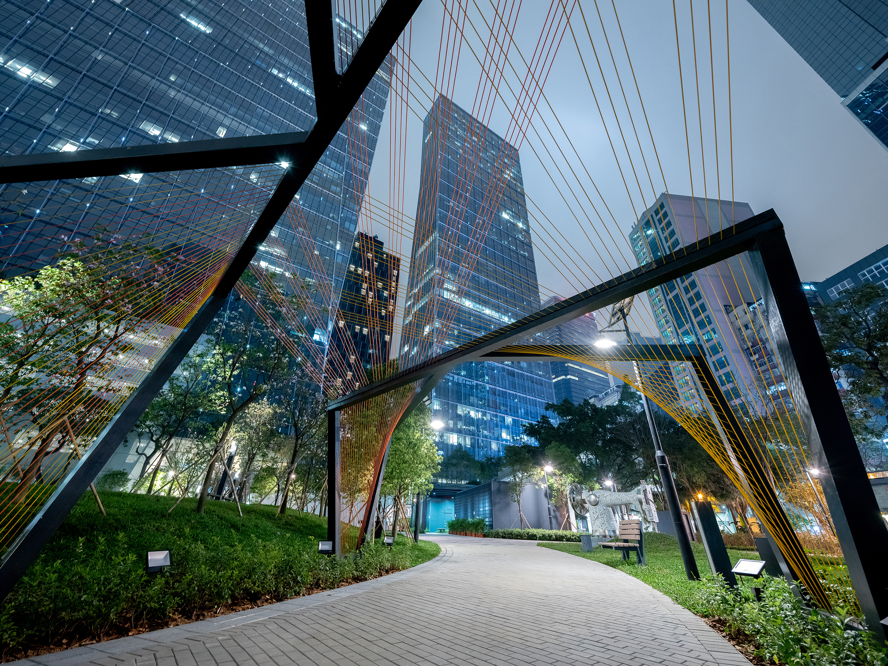 The Thematic Artwork of the Textile Industry and the Surrounding High-rise Buildings