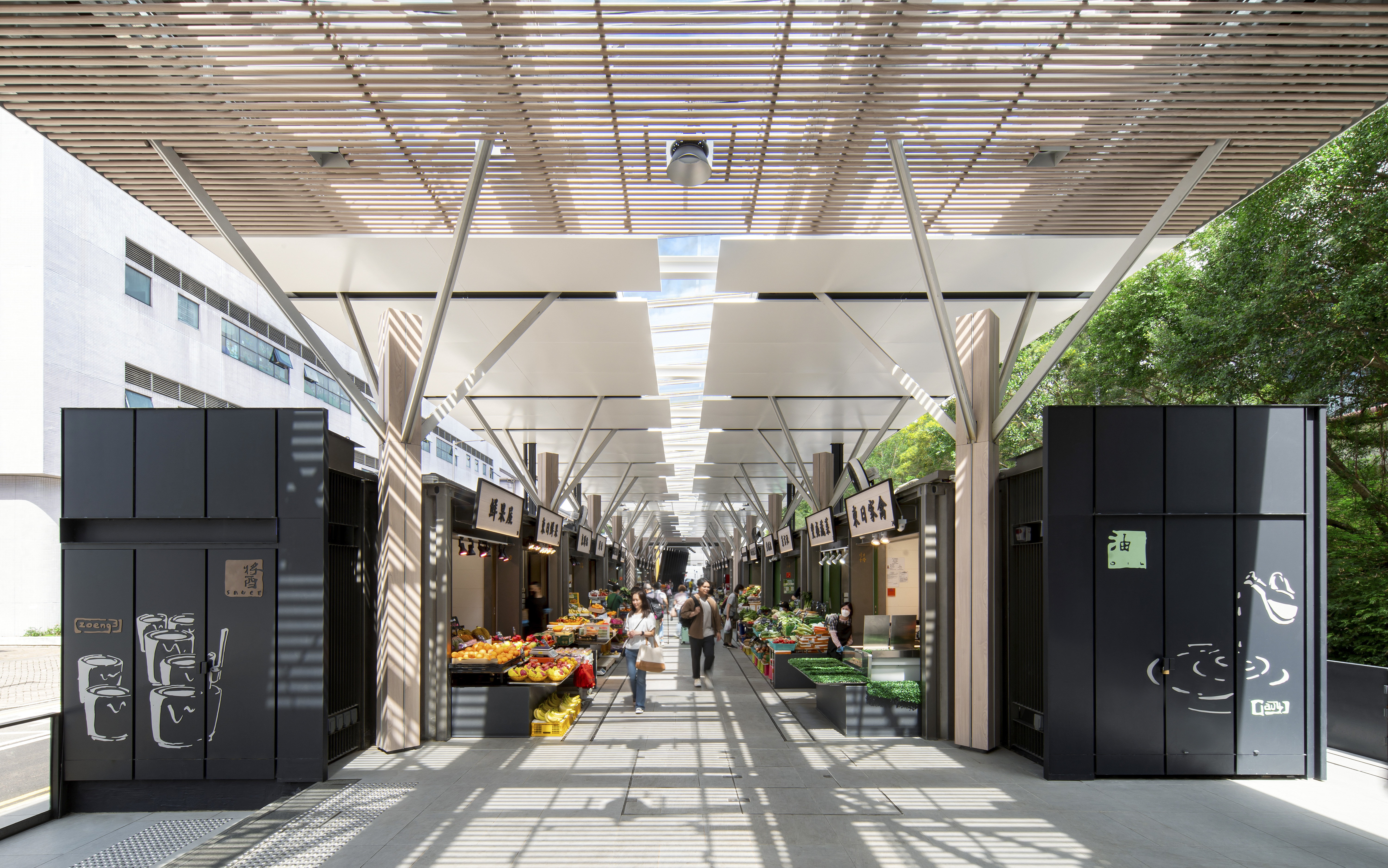 室內小型街市攤檔及中央通道