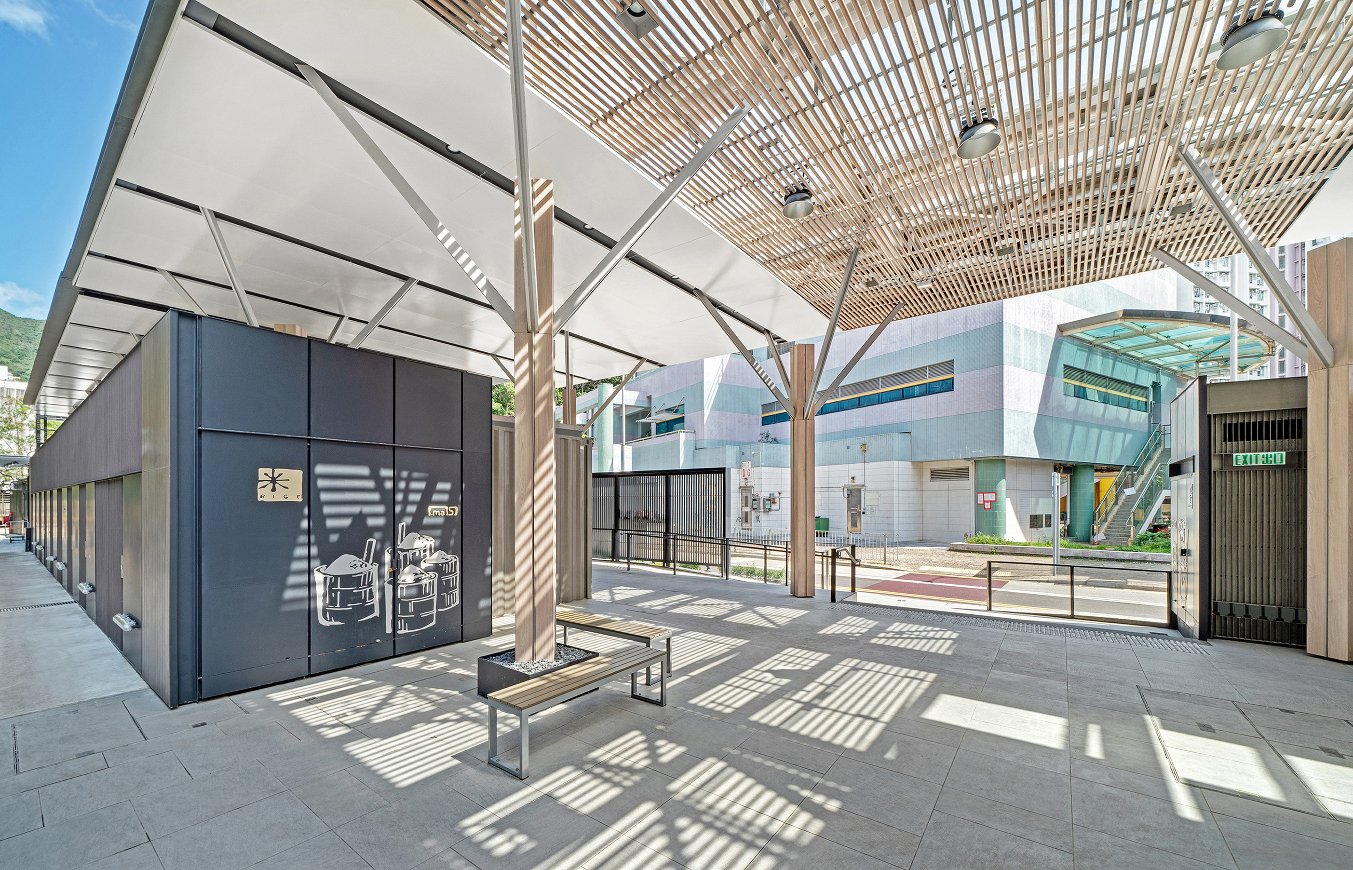 室內休憩空間及次入口