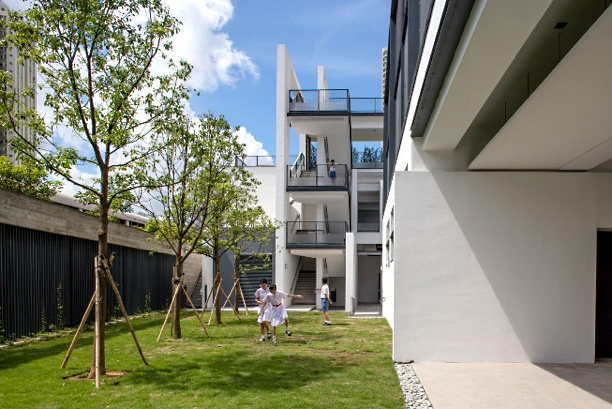 Courtyard on G/F with tree planting and lawn area